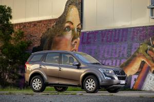 Mahindra XUV500 2019 года